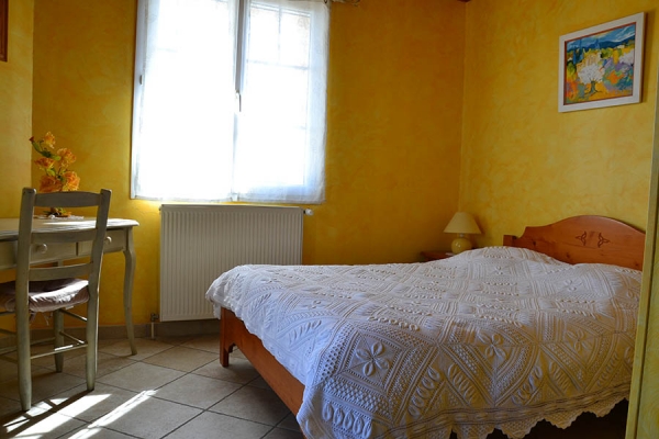 chambre-tournesol-4BA9FD94A-3BED-46E6-98AD-631EC3440813.jpg